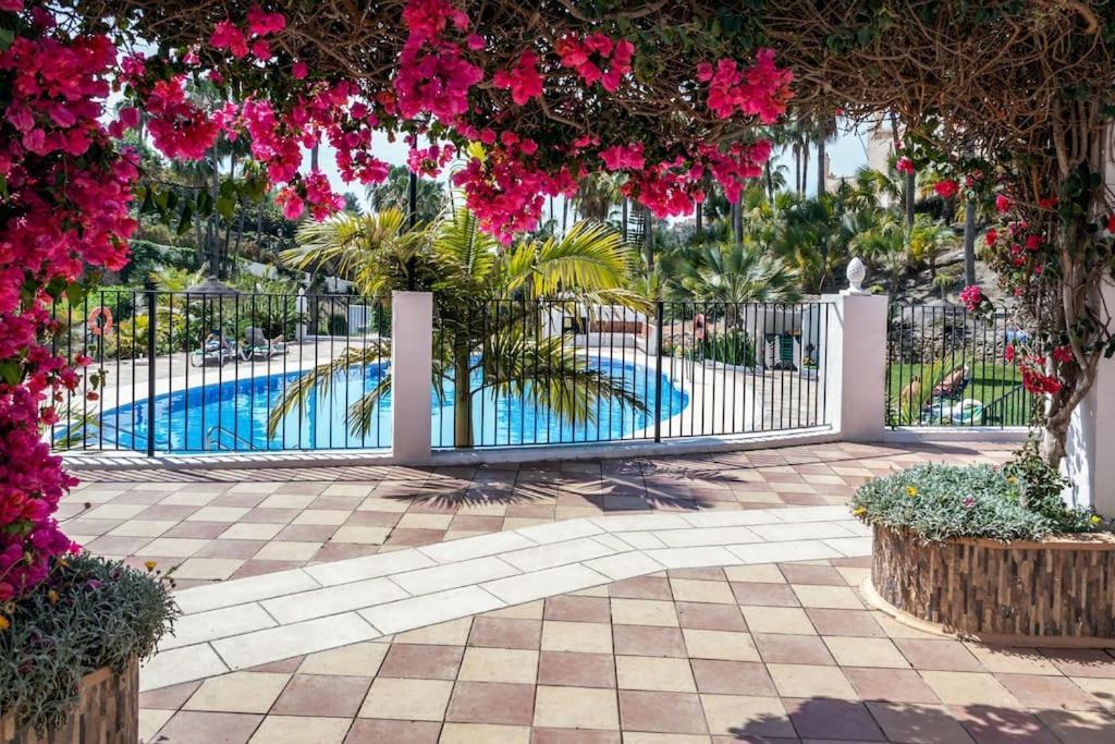 Oasis 16 Apartment Nerja Luaran gambar