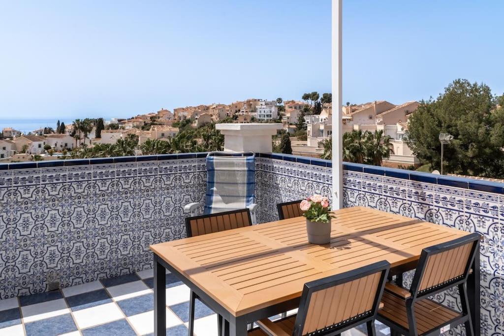 Oasis 16 Apartment Nerja Luaran gambar