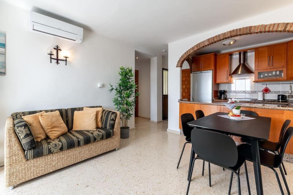 Oasis 16 Apartment Nerja Luaran gambar